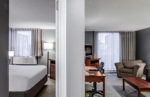 Quartier des Spectacles Hotel | Hotel Faubourg Montreal Centre-Ville Downtown