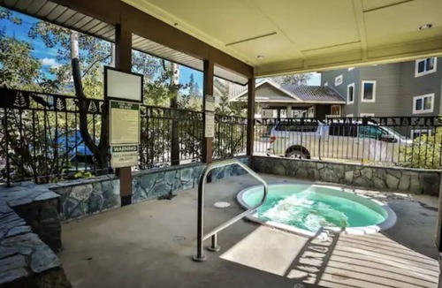 Fernie Condo | Hotel-Style Studio Suite | Hot Tub | Sauna | BBQ