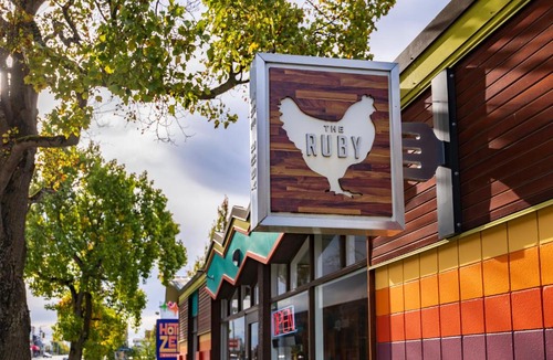 Burnside Hotel | Hotel Zed Victoria
