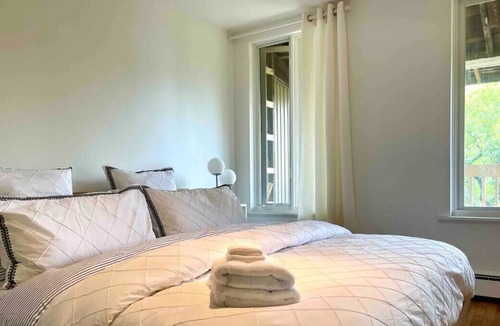 Saint-Jean-Baptiste House | House in Saint-Jean-Baptiste