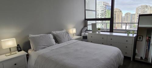 Downtown Vancouver Apartment | Howe Street Apartment with Views