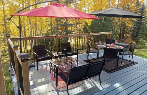 Hinton House | Huge mountain-themed home steps to forest trails, 15 min to Jasper National Park