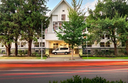 Inner Harbour Hotel | Huntingdon Hotel and Suites