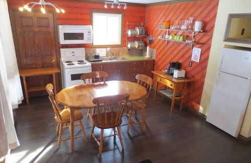 Purdy Cabin | Hush Lodge & Cottages