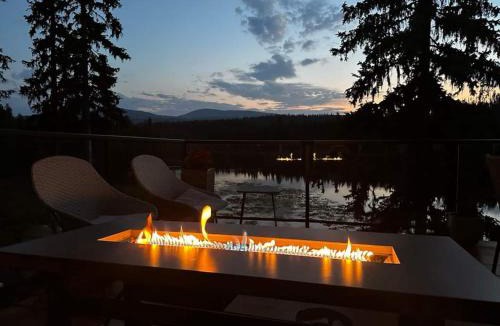 Idabel Lake House | Idabel Lake Getaway near Kelowna & Big White