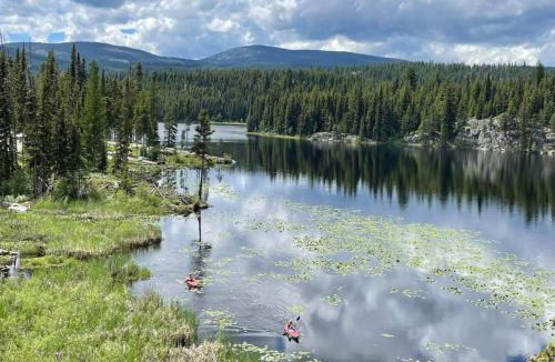 Idabel Lake House | Idabel Lake Getaway near Kelowna & Big White