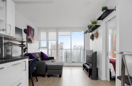 Downtown Eastside Condo | Ideal 1-Bedroom Apartment just Outside of Downtown
