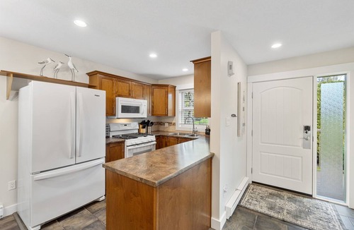 Regional District of Nanaimo Cottage | Impeccable Oceanside Village Retreat!