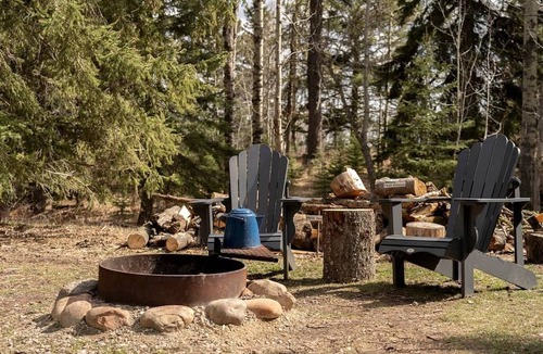 Waiparous Village Cabin | Incredibly Unique Romantic Retreat in Grain Bin Accommodation near Sundre, Alberta