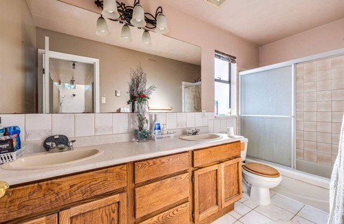 Fleetwood House | Independent Bungalow in Metro Vancouver (Fleetwood)