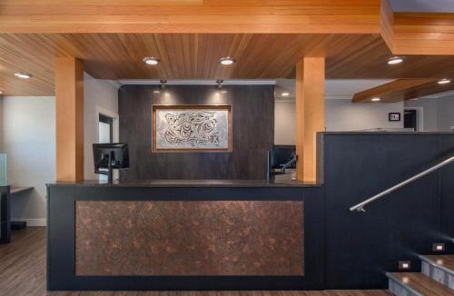 Regional District of Nanaimo Hotel | Inn on Long Lake