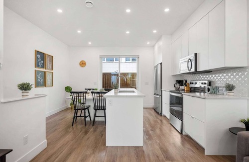 Bridgeland Condo | Inner-City Chic Urban Farmhouse 3 Bds and Ba