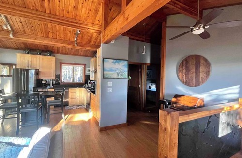 East Kootenay Ski Chalet | Invermere Getaway with Stunning Views and Hot Tub!