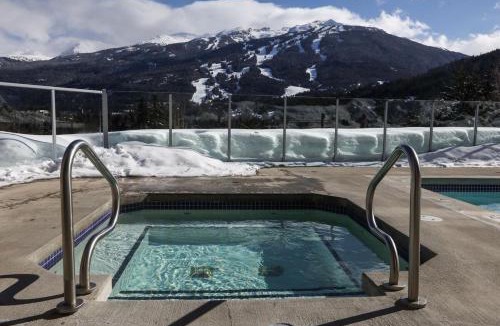 Blueberry Hill Apartment | Ironwoods on Blueberry Hill Whistler