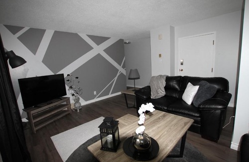 Downtown Ottawa Apartment | ❤ is in the Air. Perfect downtown retreat