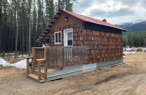 Jade City Bed & Breakfast | Jade City Dog House