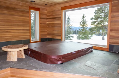 Telkwa Villa | JollyMore | Deer Ridge