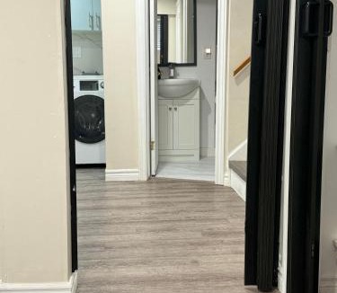 Hamilton Apartment | Joshie Stays