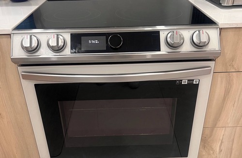 Laval Apartment | Junior Suite Laval Freshly renovated apartment with High-end appliances