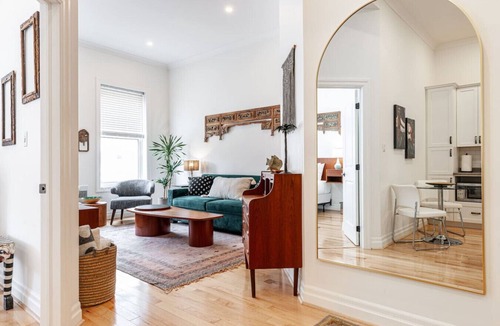 Stratford Apartment | Juno Lofts: The Greenhouse Room