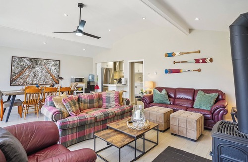 Gravenhurst Cottage | Kahshe House: Newly Reno'd Summer Retreat