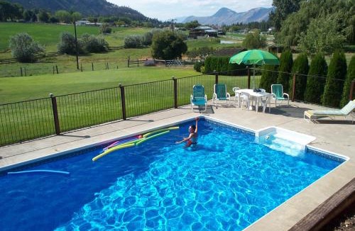 Kamloops Bed & Breakfast | Kamloops Log Home Bed and Breakfast