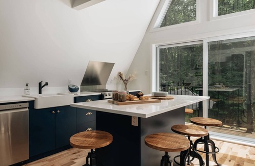 Amherst Ski Chalet | Kartalla Aframe chalet lake access near Tremblant