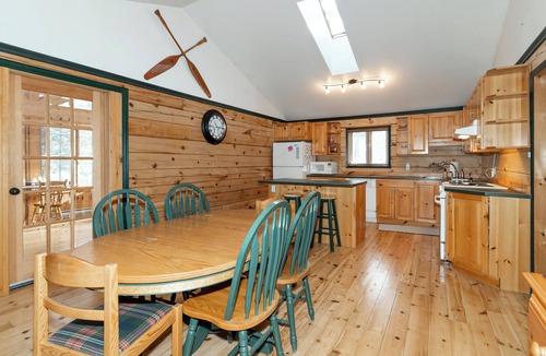 Algonquin Highlands Cottage | Kawagama Shoreline - Private Waterfront Cottage on Kawagama Lake