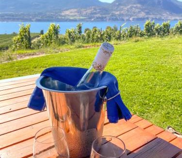 Central Okanagan House | Kelowfornia Lakeview Retreat