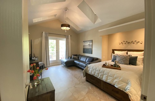 Central Okanagan Bed & Breakfast | Kelowna Bed & Breakfast (CHATHAM HOUSE)