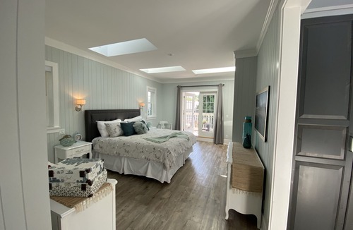 Central Okanagan Bed & Breakfast | Kelowna Bed & Breakfast (CHATHAM HOUSE)