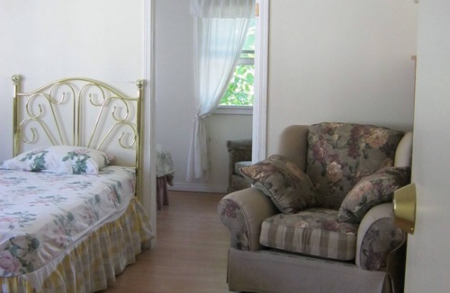 North End Hostel | Kelowna Okanagan Lake Hostel