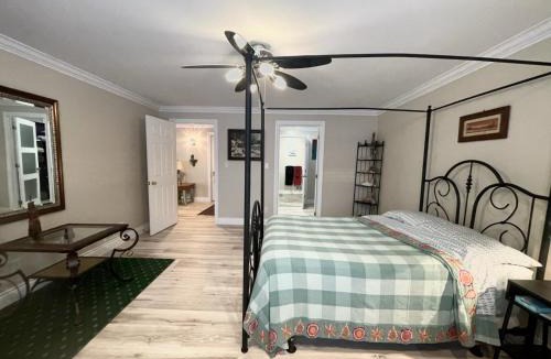 Hamilton Township House | Khan’s Resort