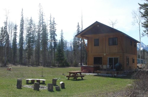 Blaeberry Cabin | Kicking Horse Kabins