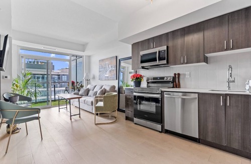 Pickering Condo | King Queen Beds, Deep tub, Huge Balcony near Pickering Casino