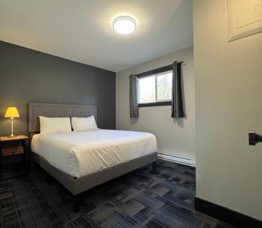 Nelson Hotel | Kokanee Glacier Resort
