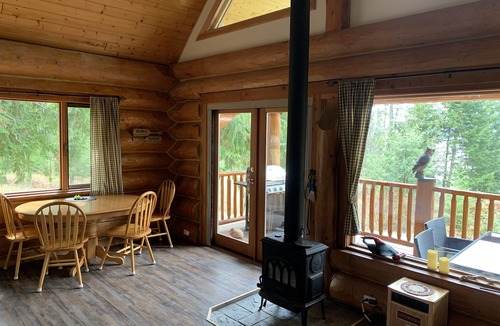 Central Kootenay Cabin | Kootenay Lake (Gray Creek, BC) - Log Home Cabin