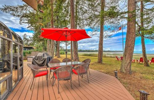 Comox House | Kye Bay Beach House by EMR Vacation Rentals