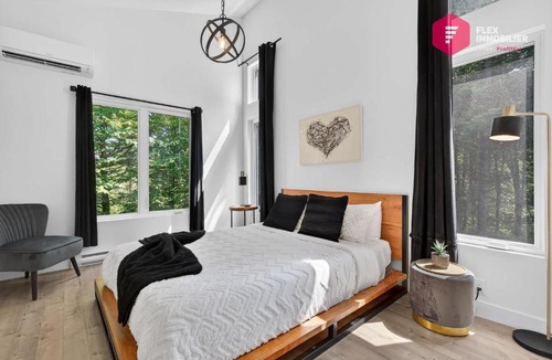 Pont-Rouge House | L'Azur de Portneuf - Chalet lumineux avec spa et véranda à Pont-Rouge - Resort près de Québec