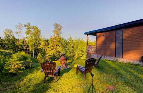 Pohenegamook Ski Chalet | L'Enchanteur - Private Spa & Pet Friendly