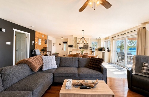 Nominingue House | La Baie la Vida,Bord de L`eau,Spa et foyer