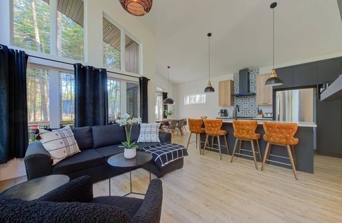 Pont-Rouge Ski Chalet | La Bonita | Pet-Friendly near Québec