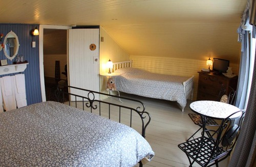 La Baie Bed & Breakfast | La Grange aux Hiboux Gîte et Restaurant B&B