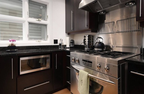 Inner Harbour House | La Petite Maison