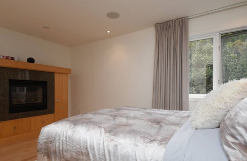 Inner Harbour House | La Petite Maison