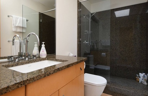 Inner Harbour House | La Petite Maison