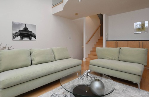 Inner Harbour House | La Petite Maison