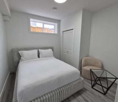 Chestermere Apartment | La vie est belle
