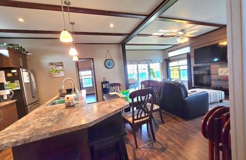 Otonabee-South Monaghan House | Lake Front Dream Cottage Resort! W-5 Star Golf Course!