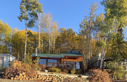 Moberly Lake Cottage | Lake front property